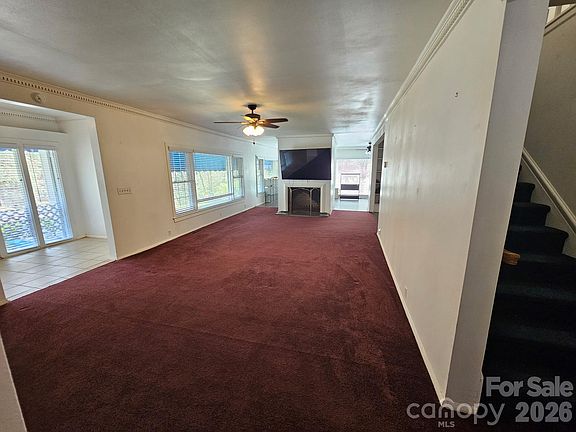 3rd image of 34 Landfair Ln