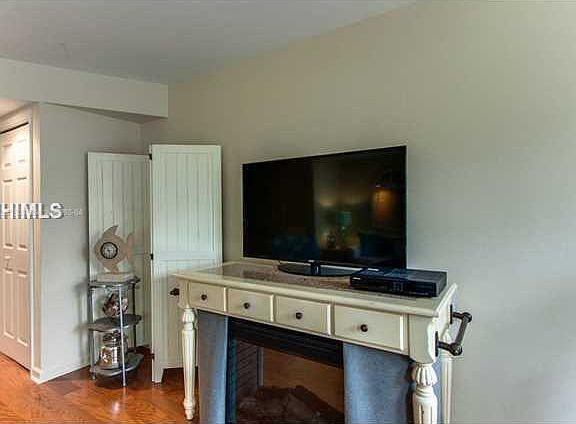 5th image of 24 Deallyon Ave APT 16