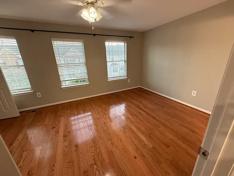 2427 Clover Field Cir — Photo 22