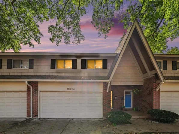 10423 Ash St, Overland Park, KS 66207