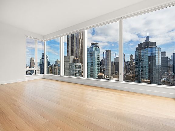 3rd image of 15 E 30th St #33B
