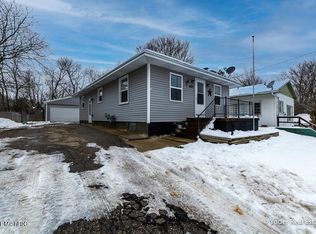 4017 Childs Ave NW, Comstock Park, MI 49321