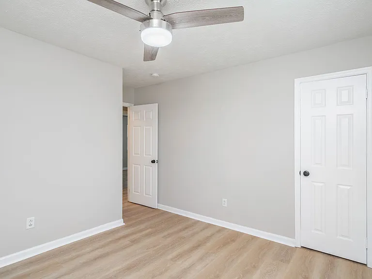 5712 Walden Woods Ct — Photo 25