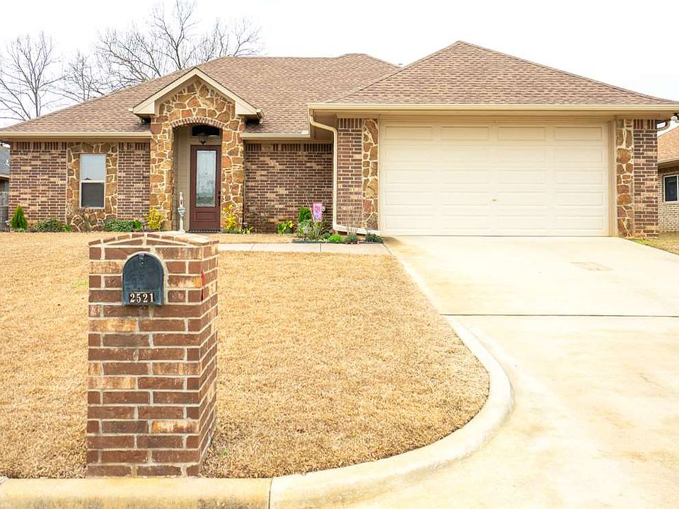 1st image of 2521 Oasis Dr