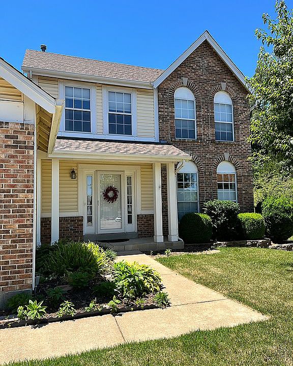 1st image of 455 Autumn Peak Dr