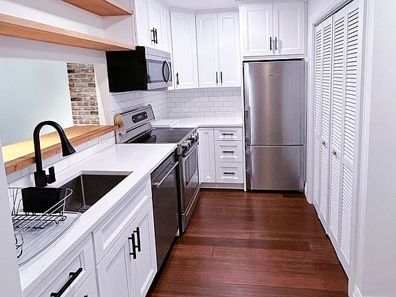 5th image of 118 Washington St APT 205
