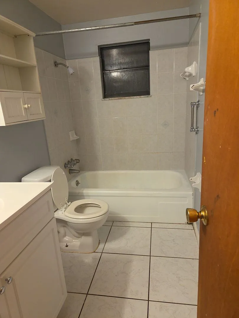 Spacious 4BR House in Pinellas Park — Photo 3