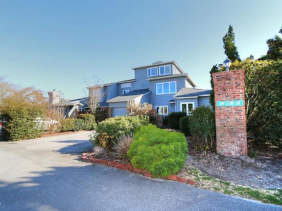 2nd image of 119 Bay Club Cir
