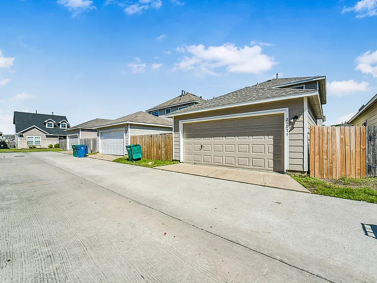 21771 Mossy Field Ln — Photo 31