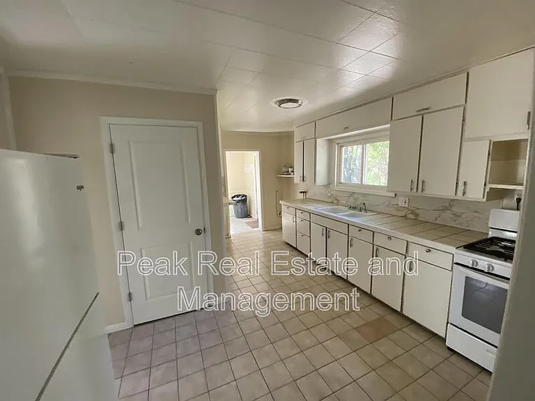 316 Maplelawn St SE — Photo 3