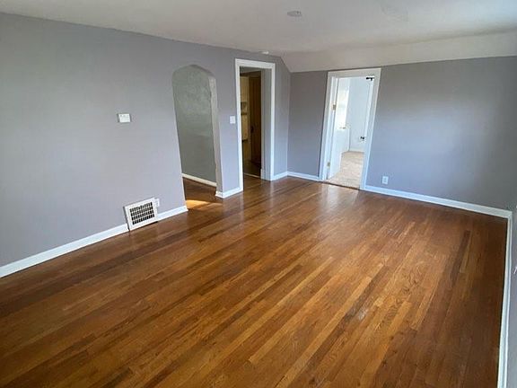 4th image of 950 W 42nd St Floor 2