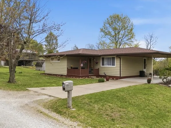 215 Highland Lake Ter, Washington, WV 26181