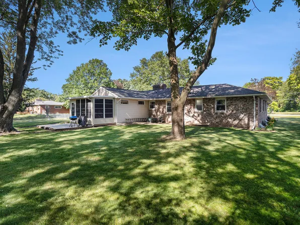 366 S Sunset St, Plainwell, MI 49080