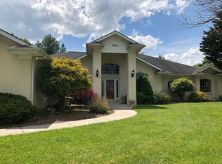 202 Crockett Dr, Tazewell, VA