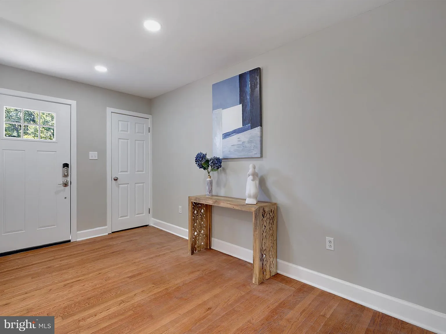 7 bed, 2228 sqft, $4,500 — Photo 3