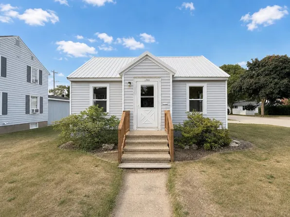 1900 16th Ave, Menominee, MI 49858