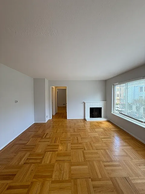 2 bed, 1.0 bath, 700 sqft, $5,495 — Photo 2