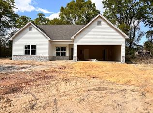 418 Oswichee Rd, Seale, AL 36875