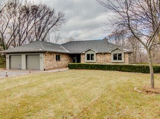 10715 N River Rd, Mequon, WI 53092