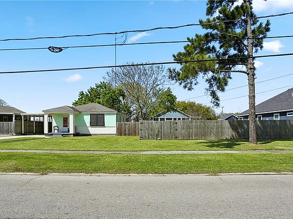 4th image of 8 Old Hickory Ave