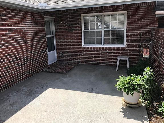 3rd image of 805 Cedar Ln APT 19E