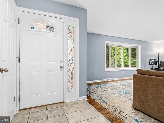 2nd image of 6675 Oakwood Cir