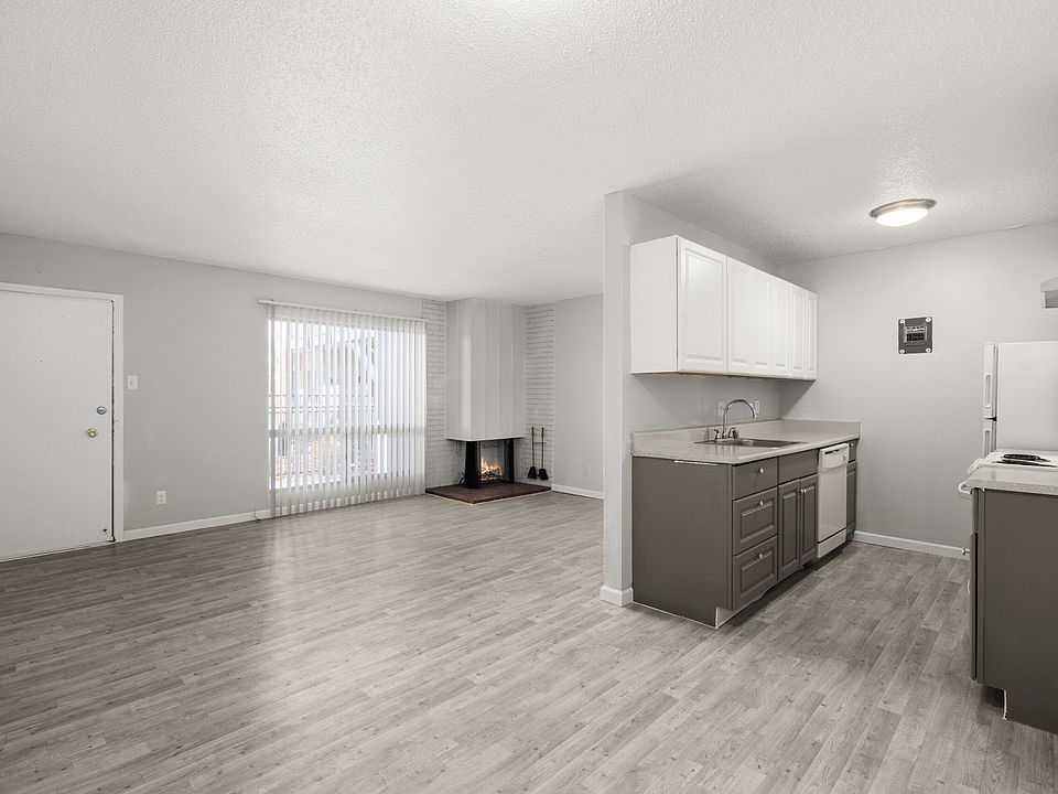 1st image of 1330 Louisiana Blvd NE APT 409