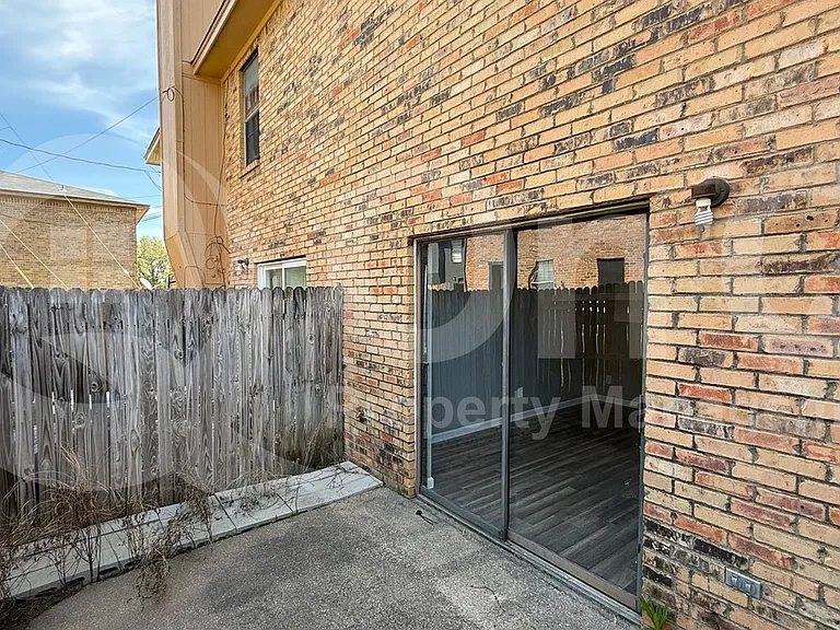 8108 Foxfire Ln #B — Photo 11