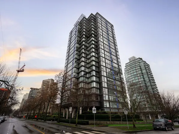 1723 Alberni St #803, Vancouver, BC V6G 3G9