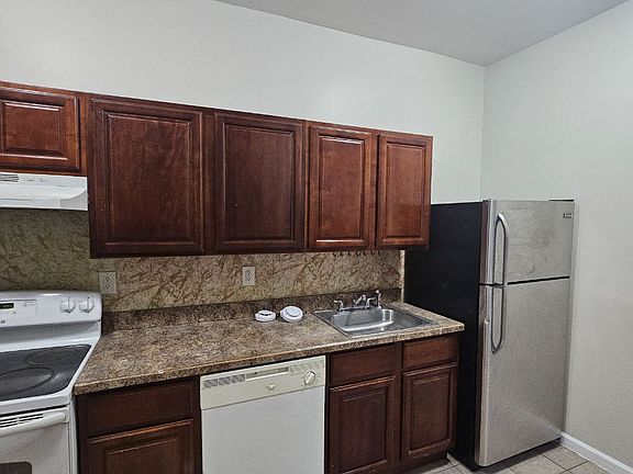 2nd image of 79-83 Tillinghast St #4