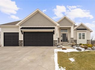 26019 W 96th Ter, Lenexa, KS 66227
