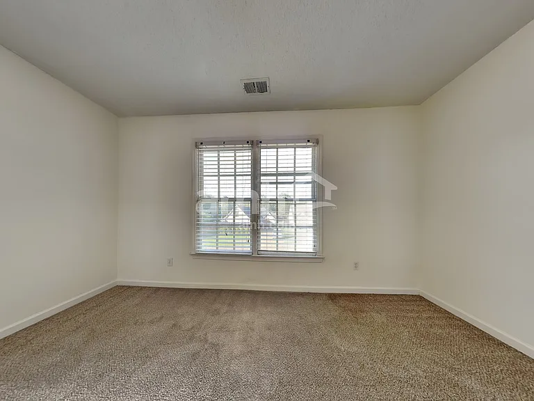 1015 Warwick Pl — Photo 13