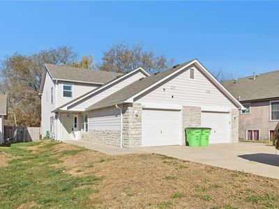 121 Silver Leaf Ln, Baldwin City, KS, 66006