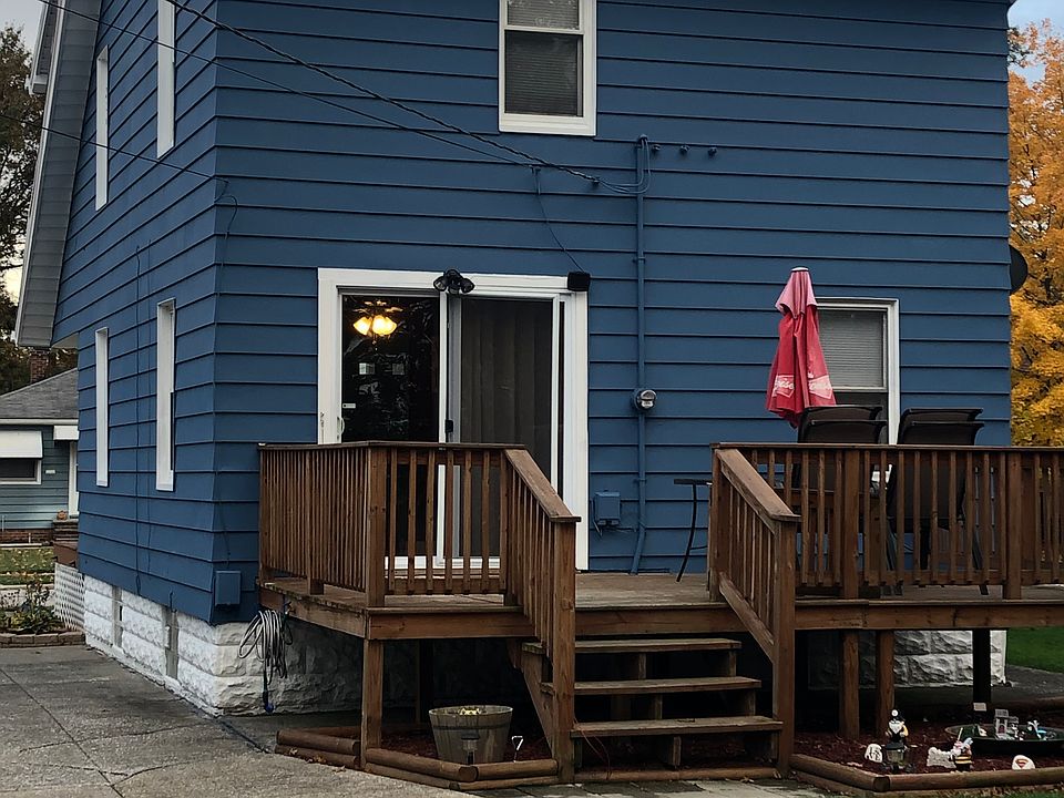 2nd image of 8414 Pinegrove Ave