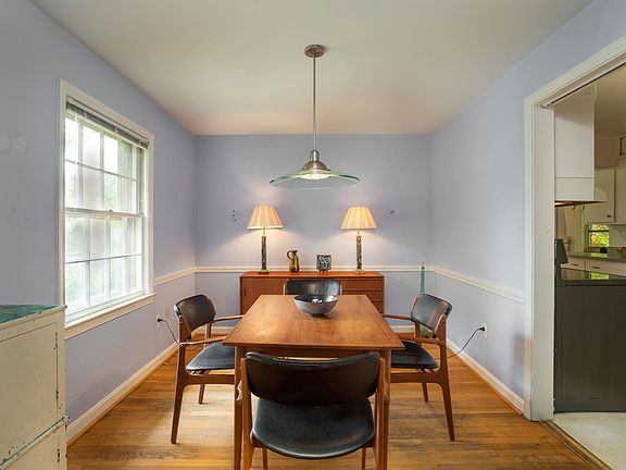 4th image of 7023 Fairfax Dr