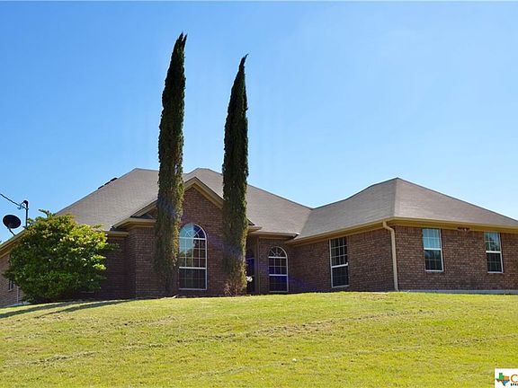 3rd image of 725 Cactus Ln