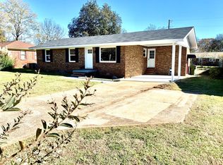 906 Virginia Ave, Tuscumbia, AL 35674