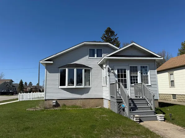 1616 15th Ave, Menominee, MI 49858
