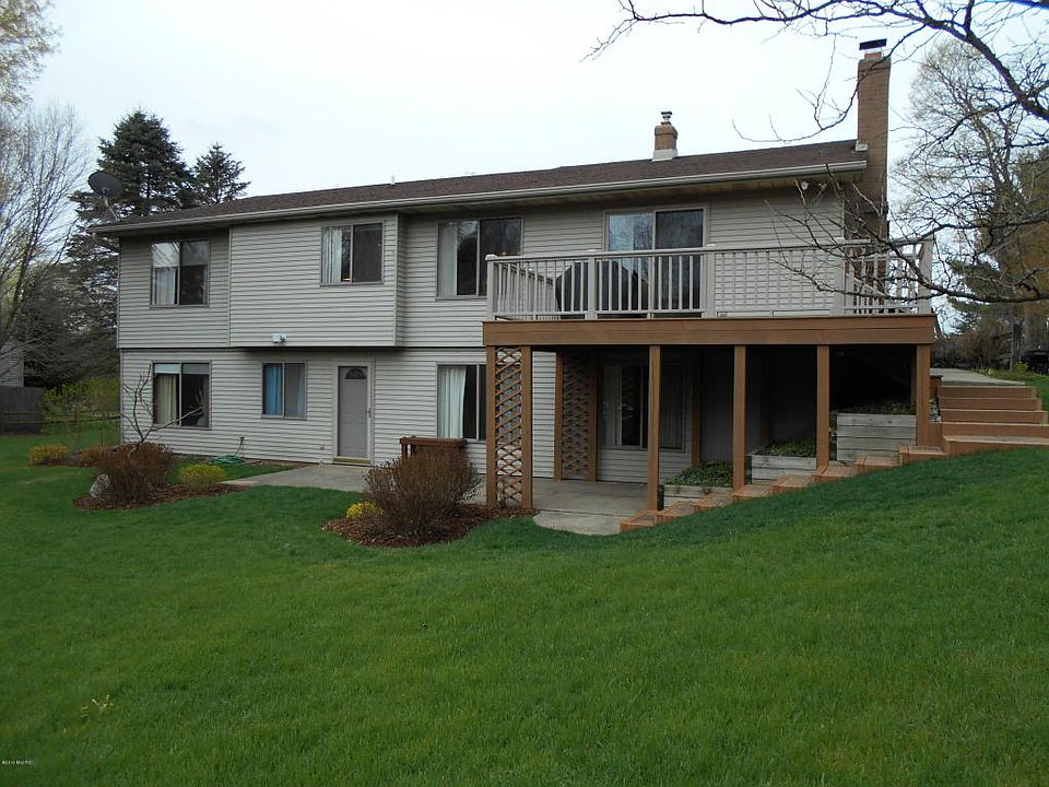 1st image of 4890 Chauncey Dr NE
