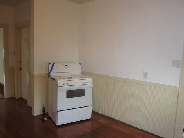 3 bed, 9999 sqft, $3,800 — Photo 3