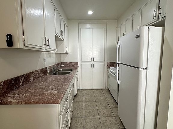 3rd image of 1430 Hi Point St APT 307