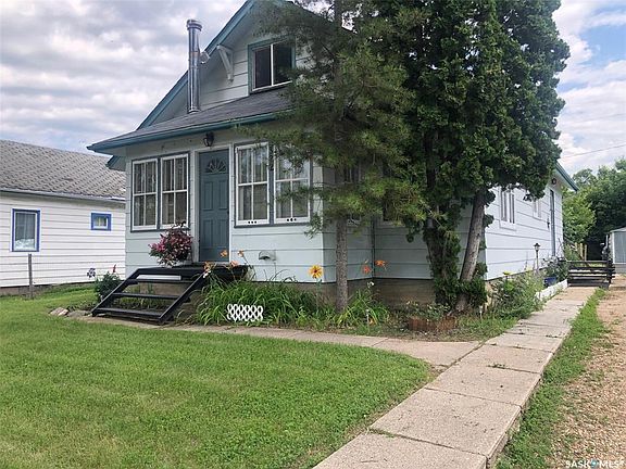 3rd image of 322 5th AVENUE E