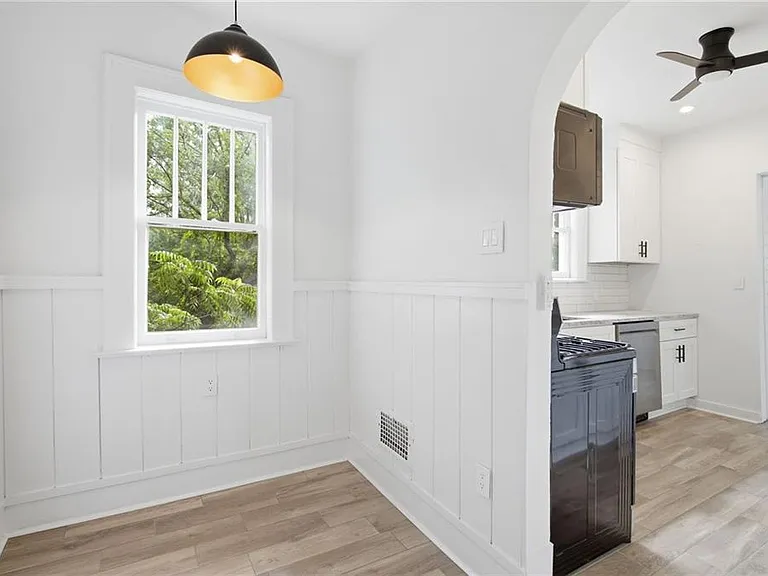 417 8th St NE — Photo 23