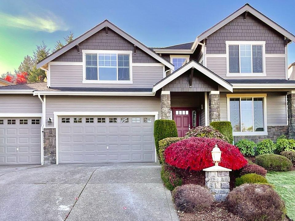 Spacious 5BR Home with 3-Car Garage in Quiet Cul-de-Sac