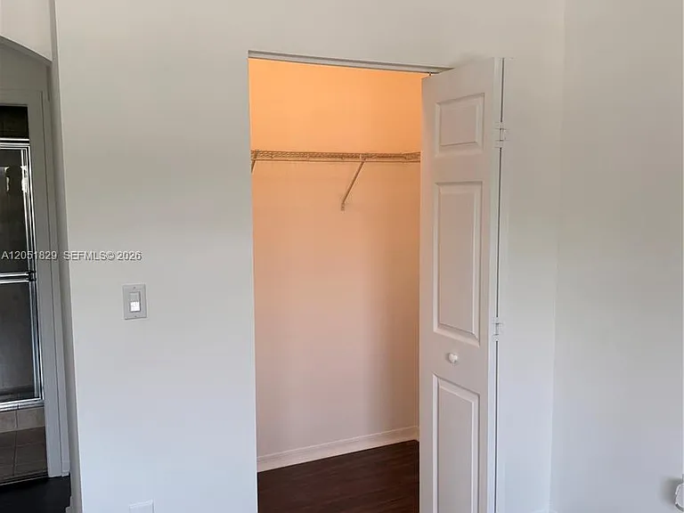 906 SW 143rd Ave — Photo 12