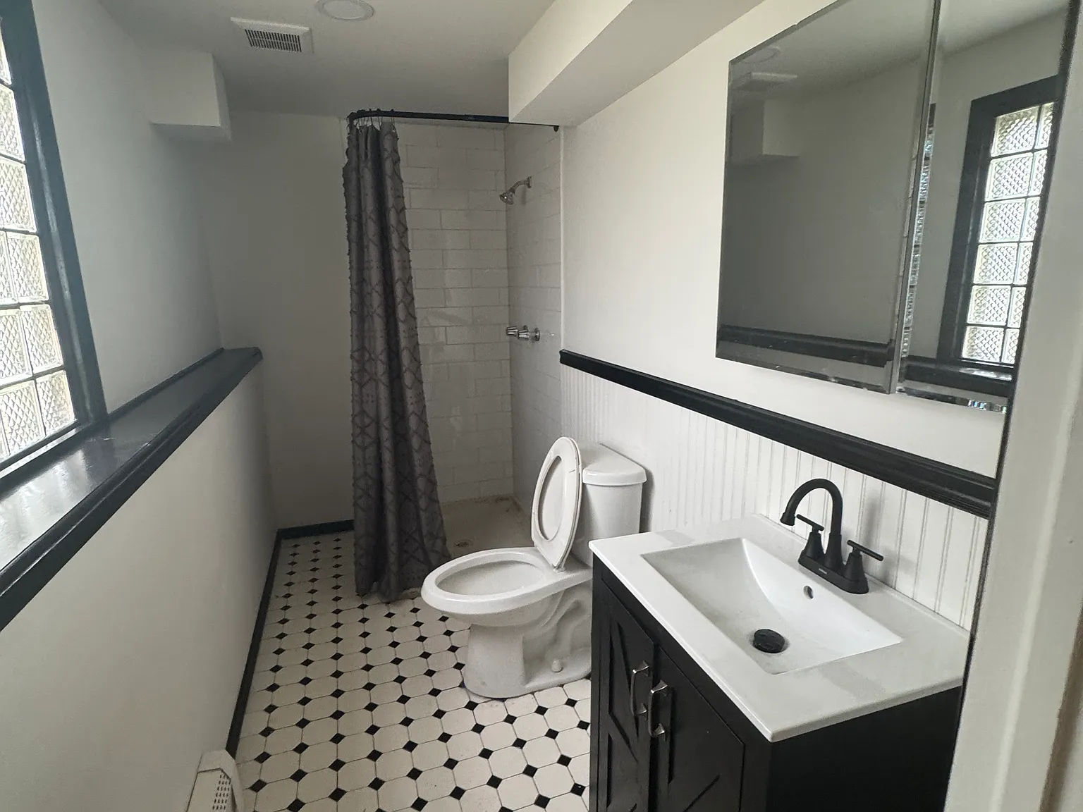 Studio, 500 sqft, $1,800 — Photo 2