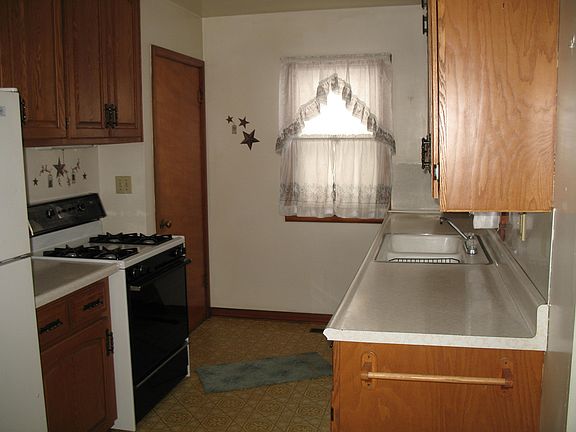5th image of 401 21st St SE