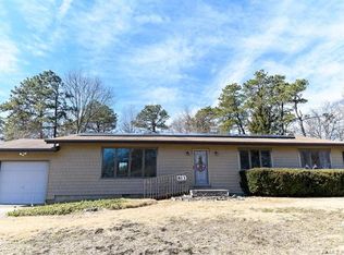 813 Manchester St, Toms River, NJ 08757