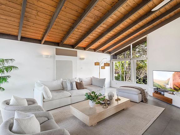 2nd image of 11947 Bajada Rd