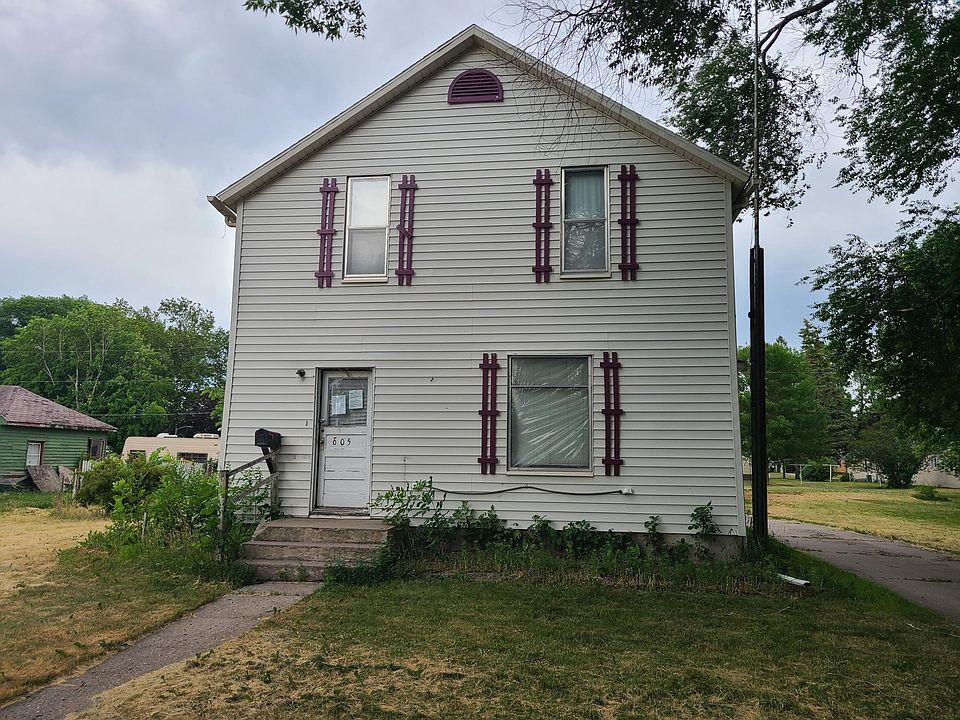1st image of 605 9th St S